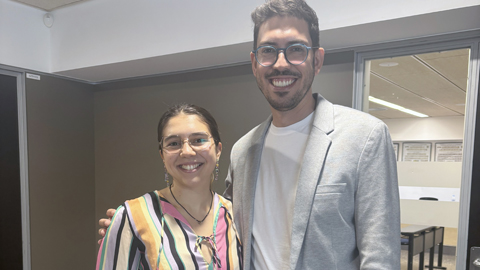 Carla Leon amb el seu tutor.